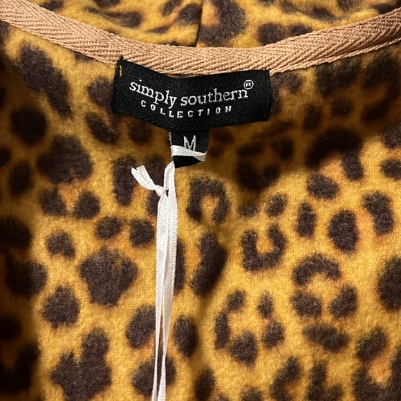 NWT Simply Southern Leopard Vest with pockets, size Medium, lightweight - Picture 4 of 6